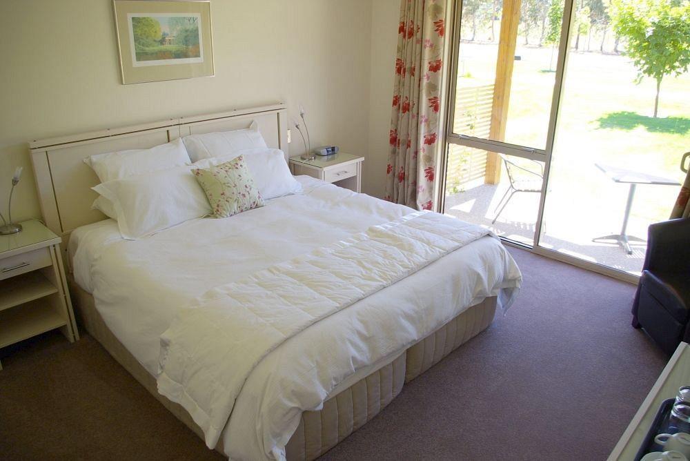 Maple Lodge Luxury Bed & Breakfast Albert Town Extérieur photo