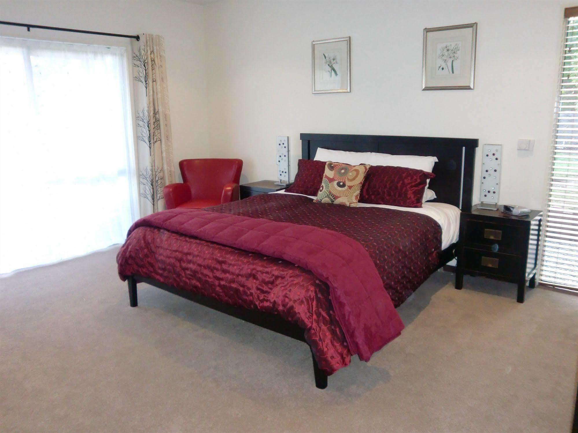 Maple Lodge Luxury Bed & Breakfast Albert Town Extérieur photo