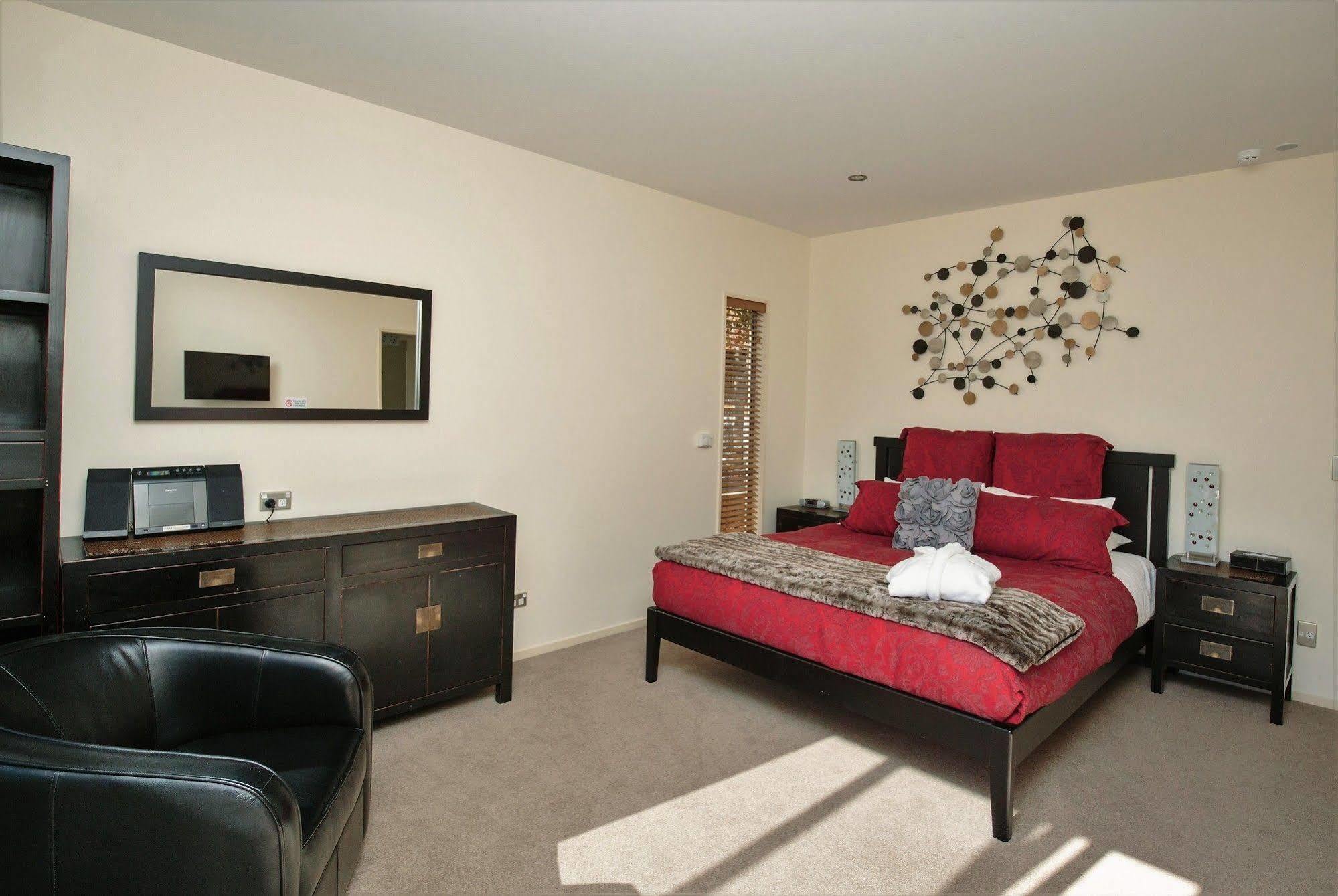 Maple Lodge Luxury Bed & Breakfast Albert Town Extérieur photo