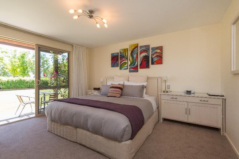 Maple Lodge Luxury Bed & Breakfast Albert Town Extérieur photo